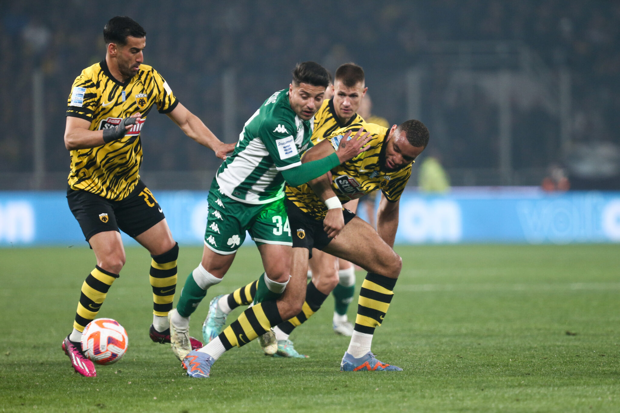 Super League: Επίδοξη πρωταθλήτρια η ΑΕΚ, έχασε και… χάθηκε ο Παναθηναϊκός