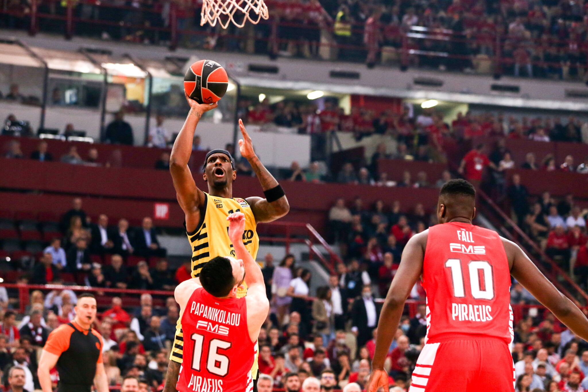 Ο Νάιτζελ Χέιζ-Ντέιβις αγωνίστηκε και στα 40 λεπτά του Game 4 με τον Ολυμπιακό