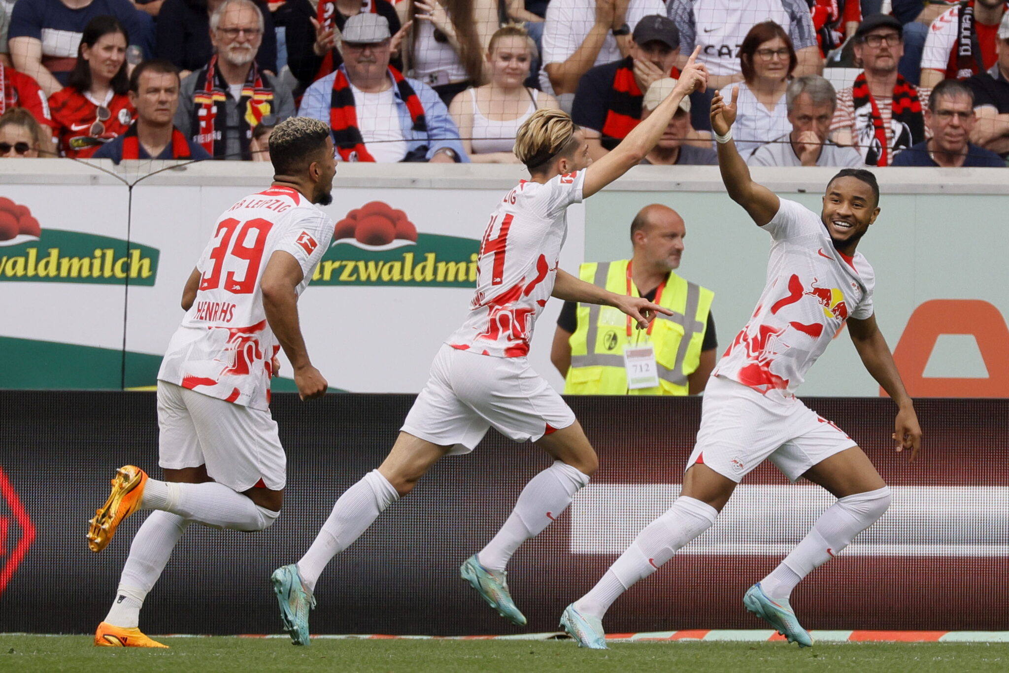 Άλμα για «αστέρια» η Λειψία, ανάσα για Χόφενχαϊμ