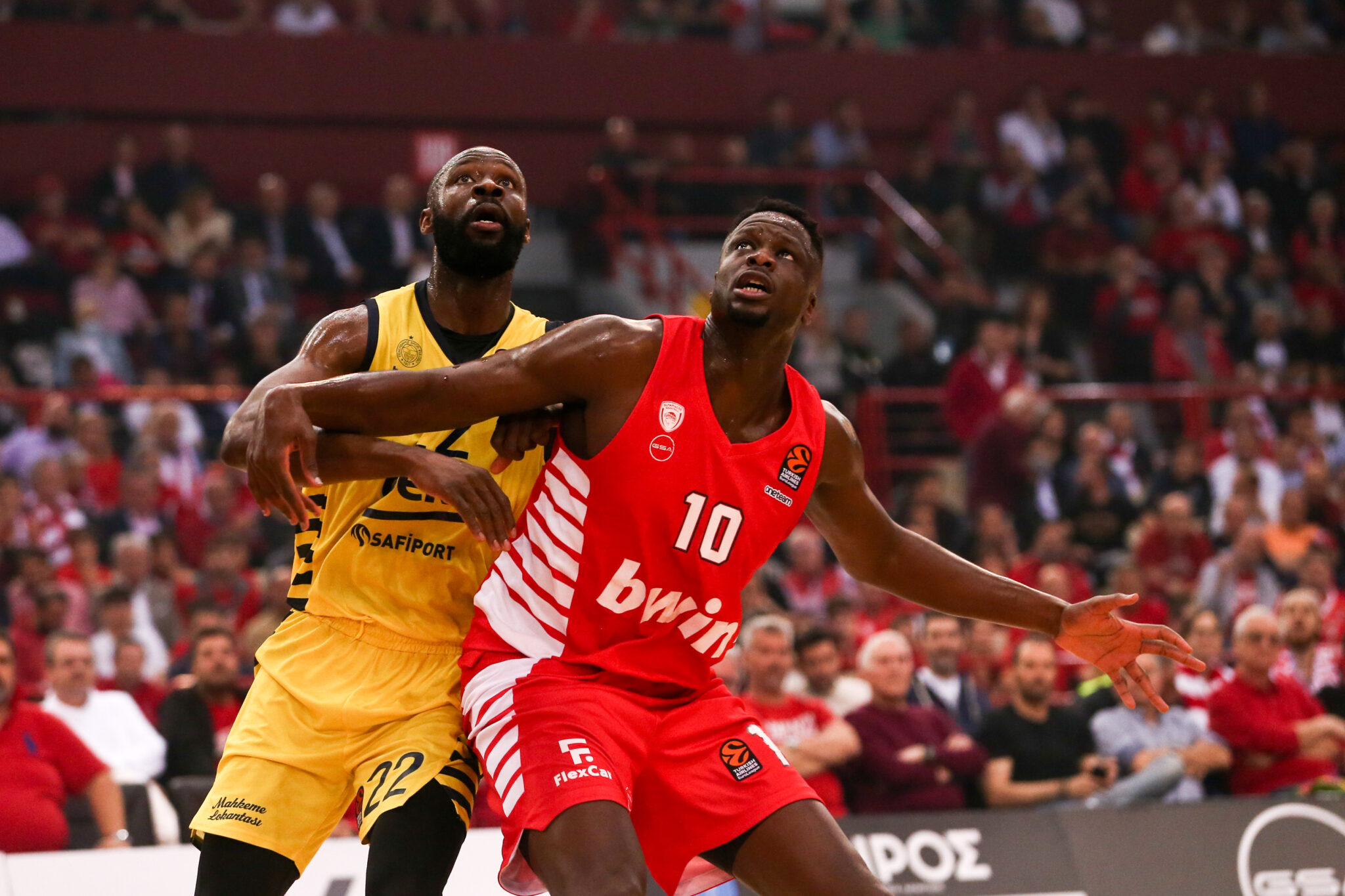 Ο Ολυμπιακός έκανε το 16 στα 16 των γηπεδούχων σε Game 5 της Ευρωλίγκας