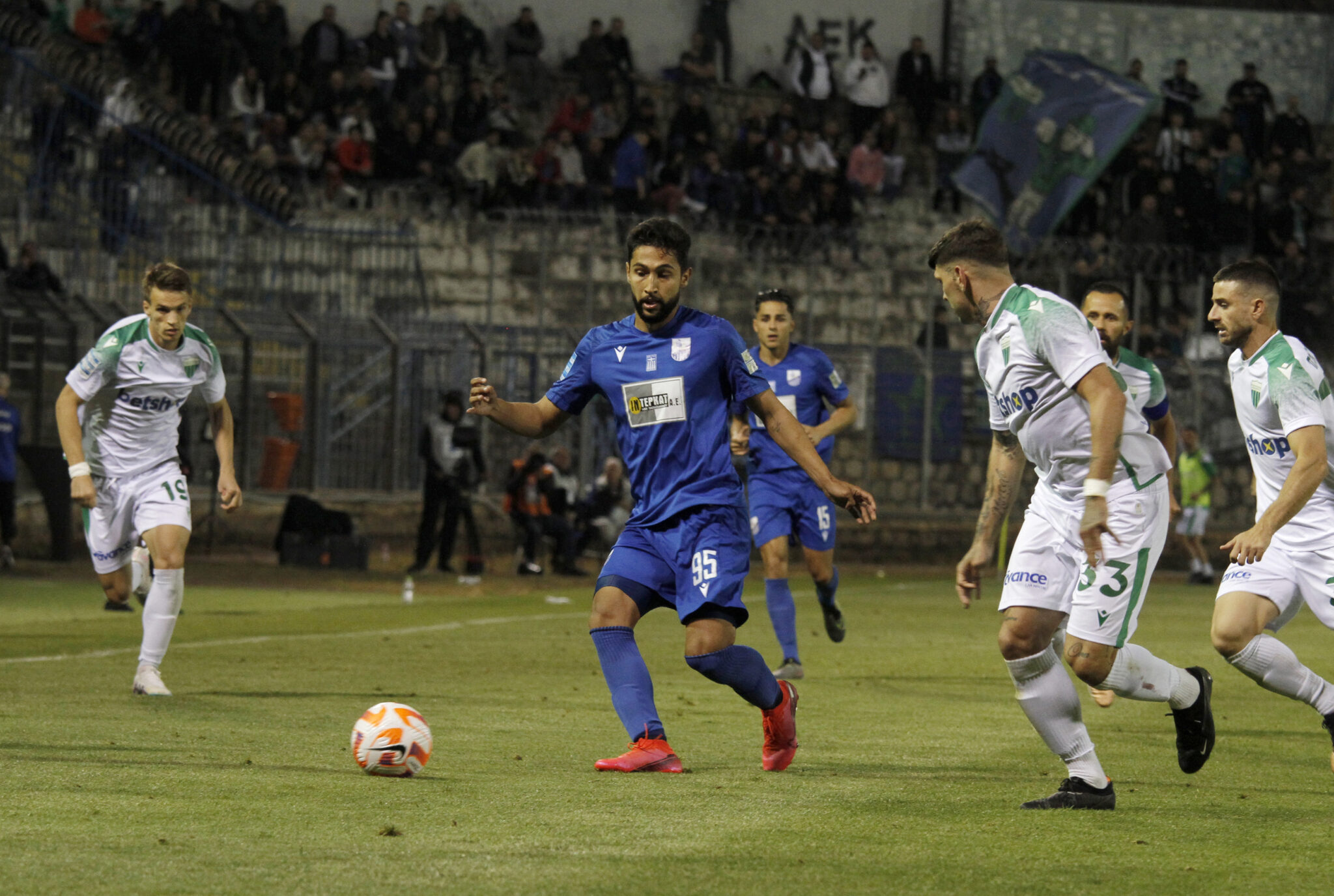 Super League: Έπεσε ο Λεβαδειακός, «τελικός» παραμονής μεταξύ Ιωνικού και Λαμίας