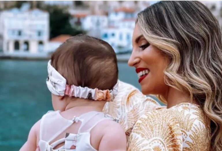 Αθηνά Οικονομάκου: Βάπτισε την ανιψιά της σε ένα ειδυλλιακό μέρος