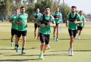 Σηκώνουν ξανά μανίκια στην Ομόνοια, με τη σκέψη μόνο στον τελικό