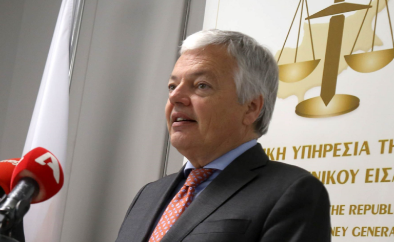 Ο Επίτροπος Reynders χαιρέτισε την ψήφιση νόμων για πάταξη της διαφθοράς