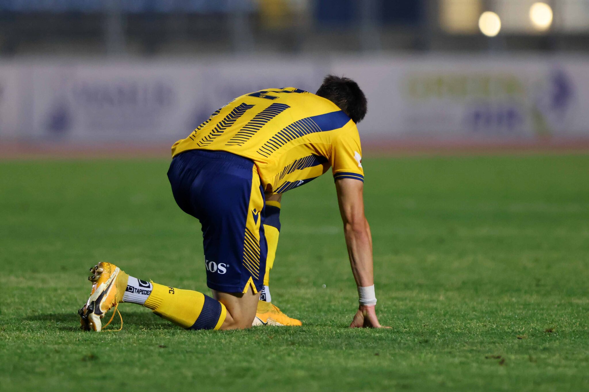 Τους κρατάει σε εγρήγορση ο Χαραλάμπους στην ΑΕΛ