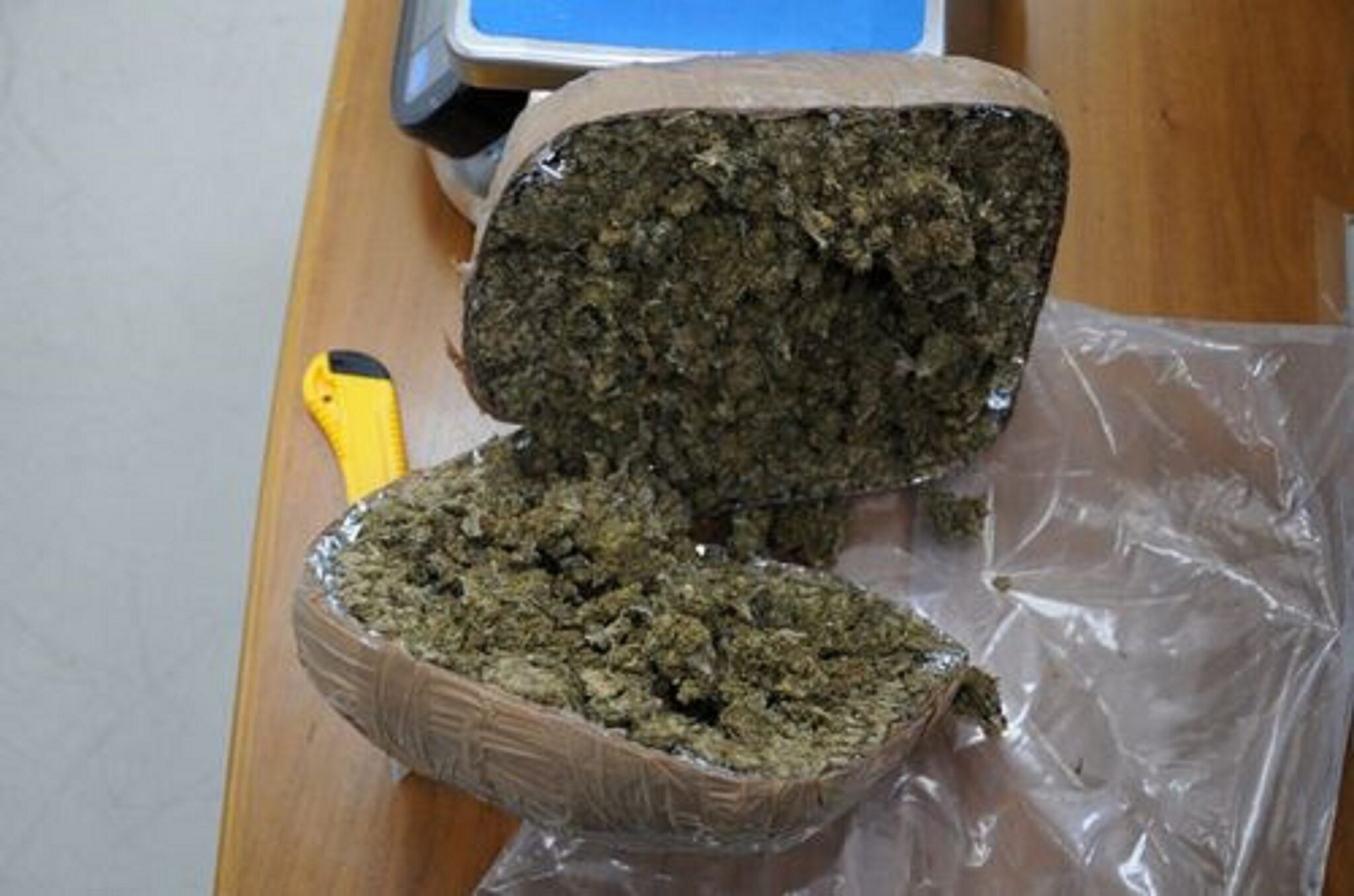 Οκταήμερη κράτηση σε νεαρούς για μεγάλη ποσότητα ναρκωτικών