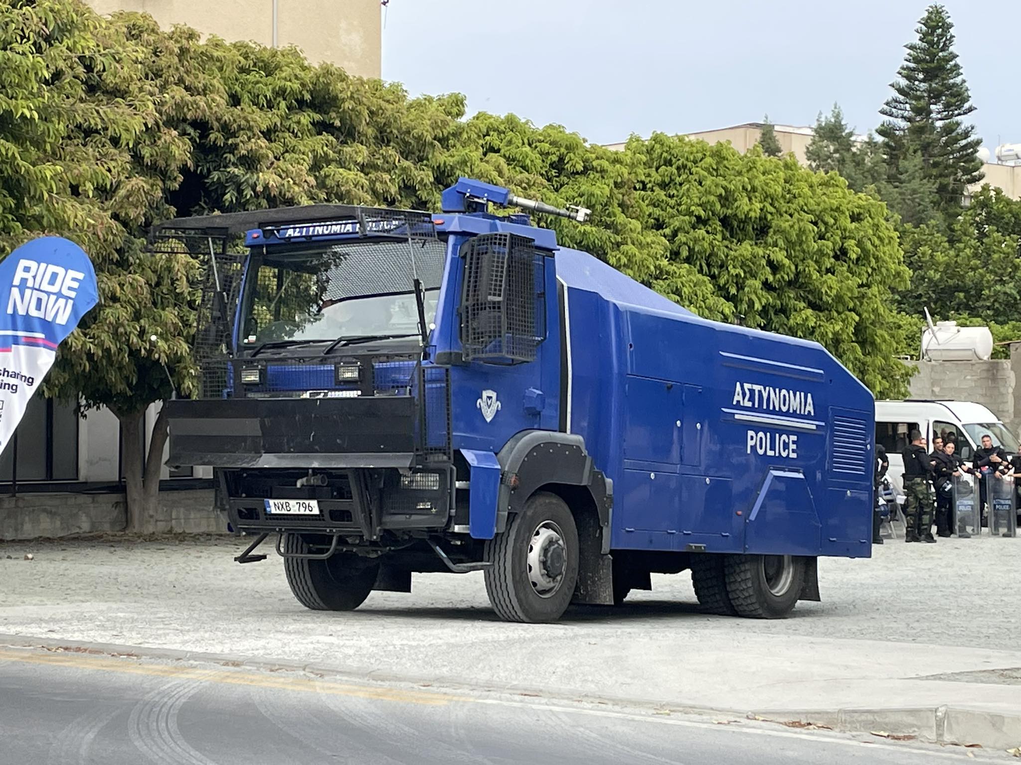 Σε θέσεις "μάχης" Αίαντας και Αστυνομία στη Λεμεσό (ΦΩΤΟ)