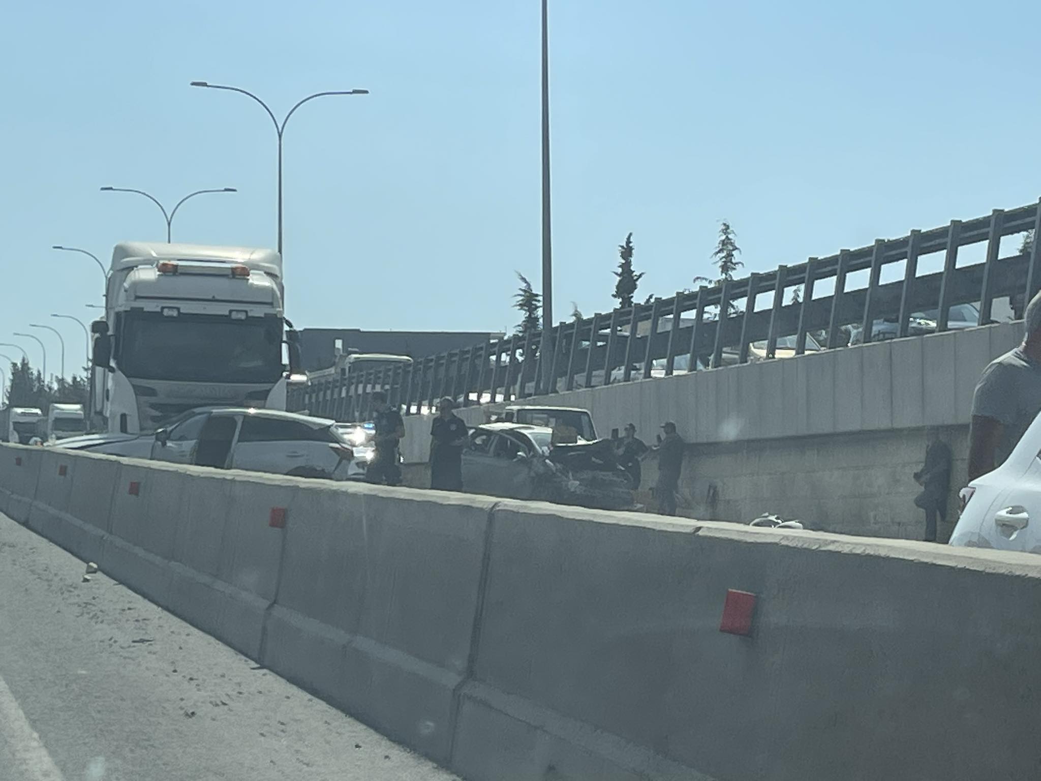 Τροχαίο στη Λινόπετρα, τραυματίστηκε ένα πρόσωπο (ΒΙΝΤΕΟ)