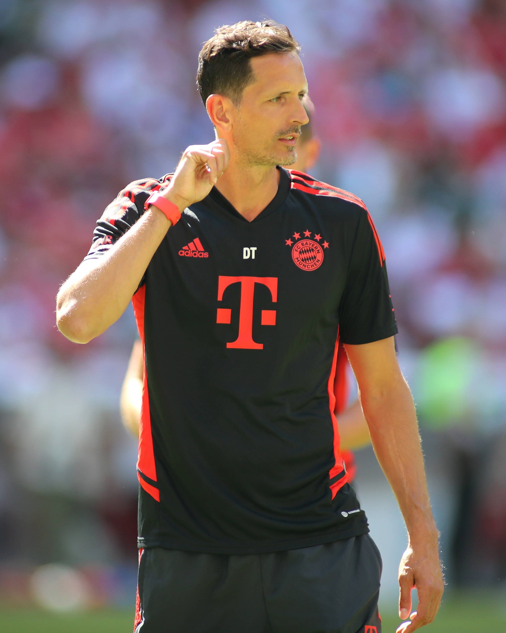 Στον πάγκο της Άιντραχτ μέχρι το 2026 ο Τόπμελερ