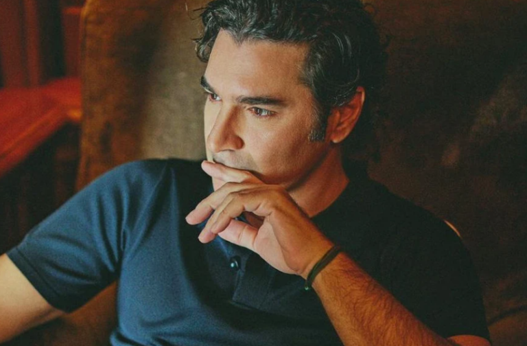 Νέο backstage από το Maestro μάς δίνει ο Χριστόφορος Παπακαλιάτης