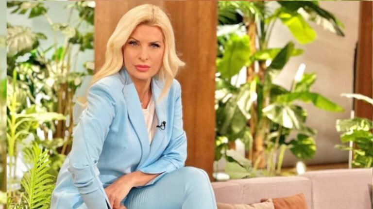 Η απορία της Ελένης Μενεγάκη στο εκλογικό κέντρο και η παρατυπία που ανακάλυψε