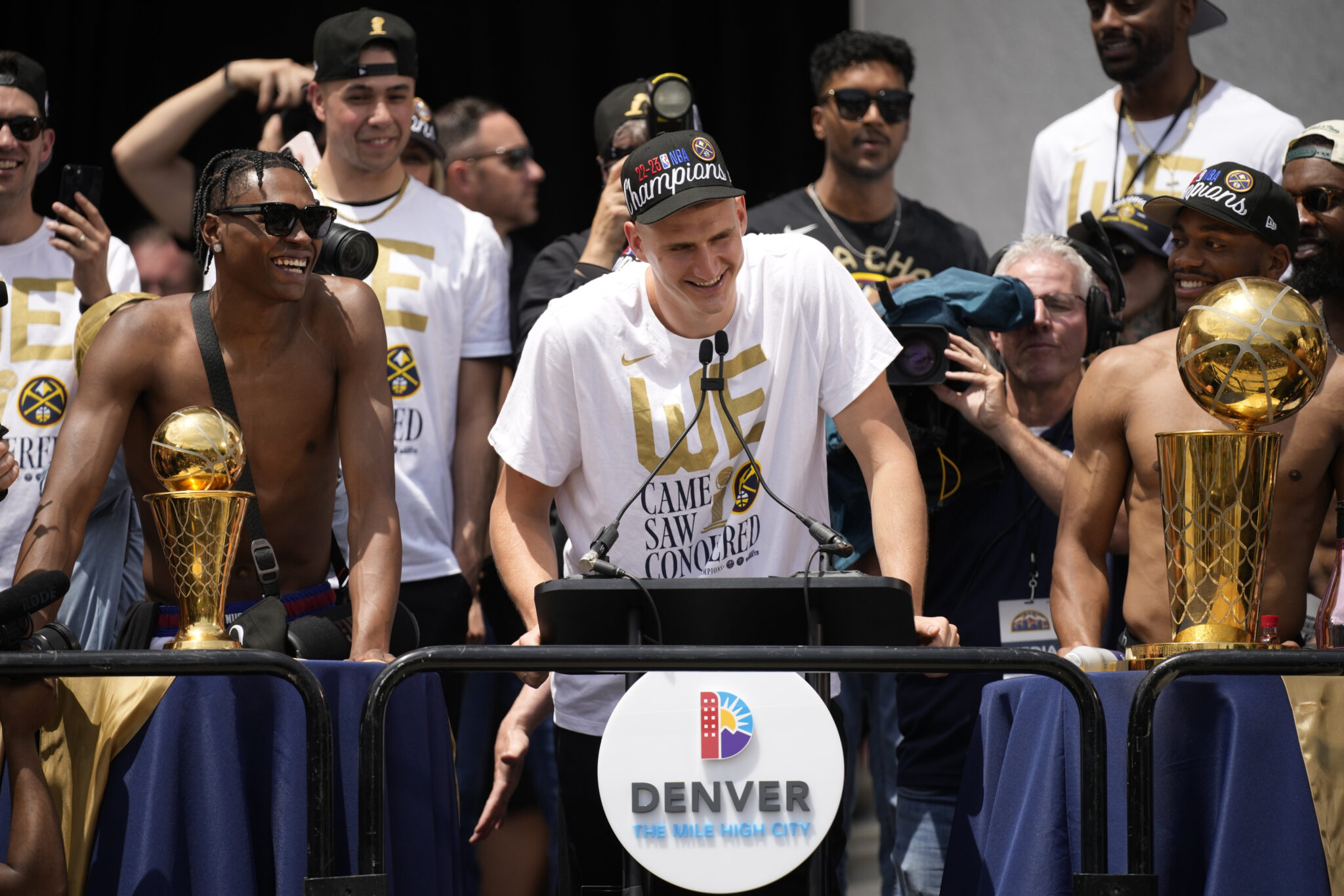 Γιόκιτς στην παρέλαση των Νάγκετς: «Είναι η καλύτερη ημέρα της γ….ης ζωής μου»