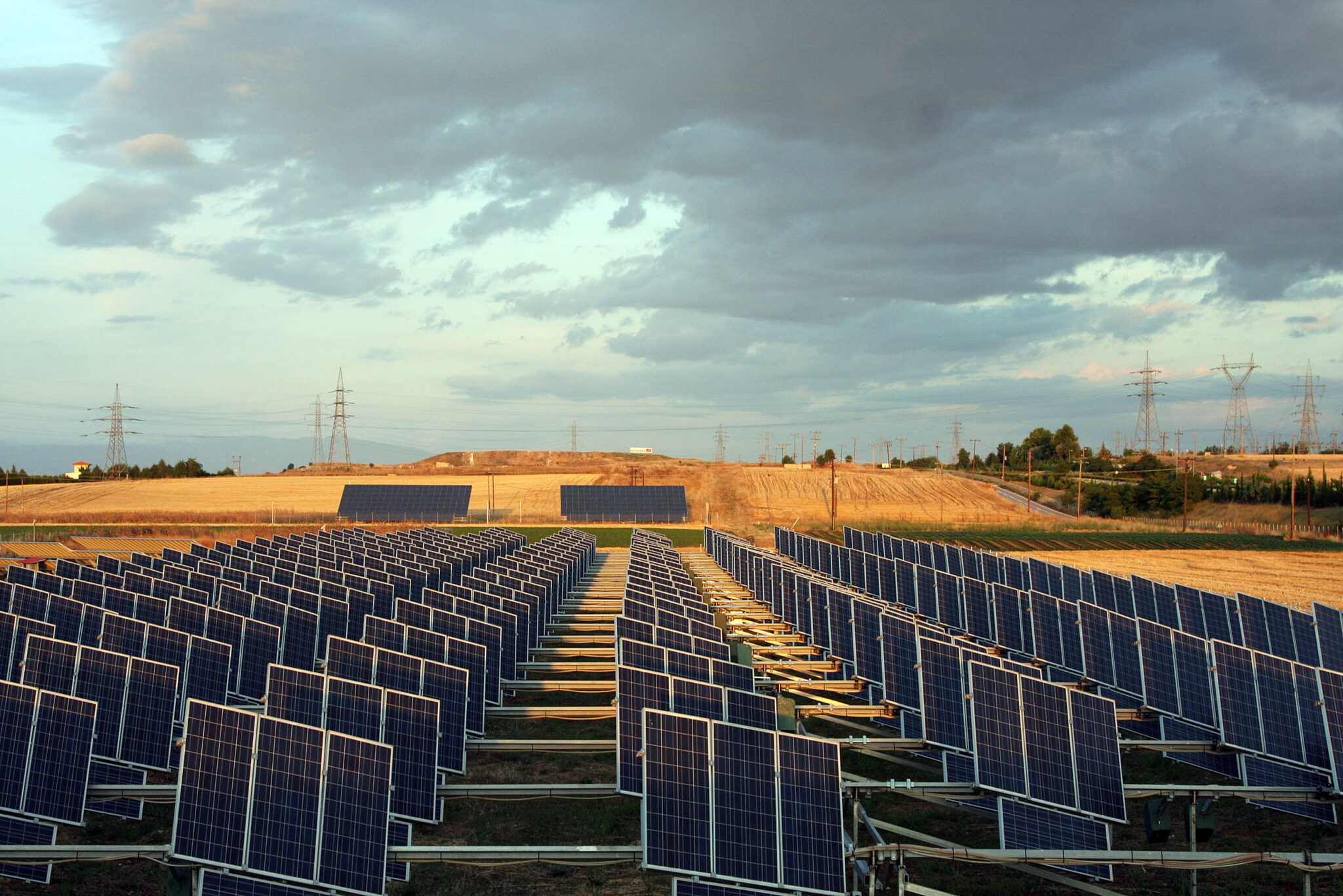 Τέλος οι άδειες εγκατάστασης φωτοβολταϊκών πάρκων σε περιοχές αναδασμού