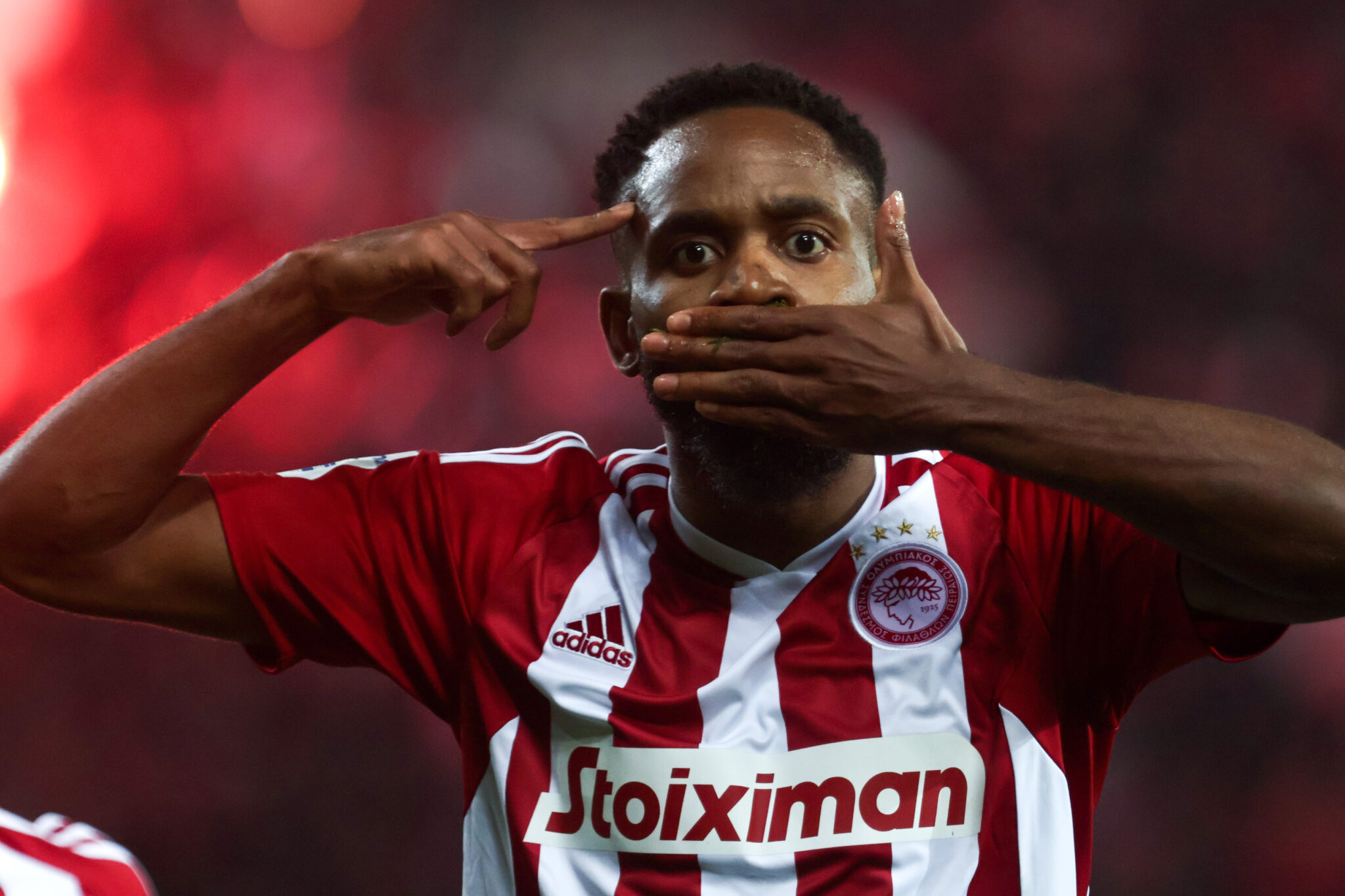 Ο Ολυμπιακός έχει προχωρήσει τις επαφές για τον αντί-Μπακαμπού