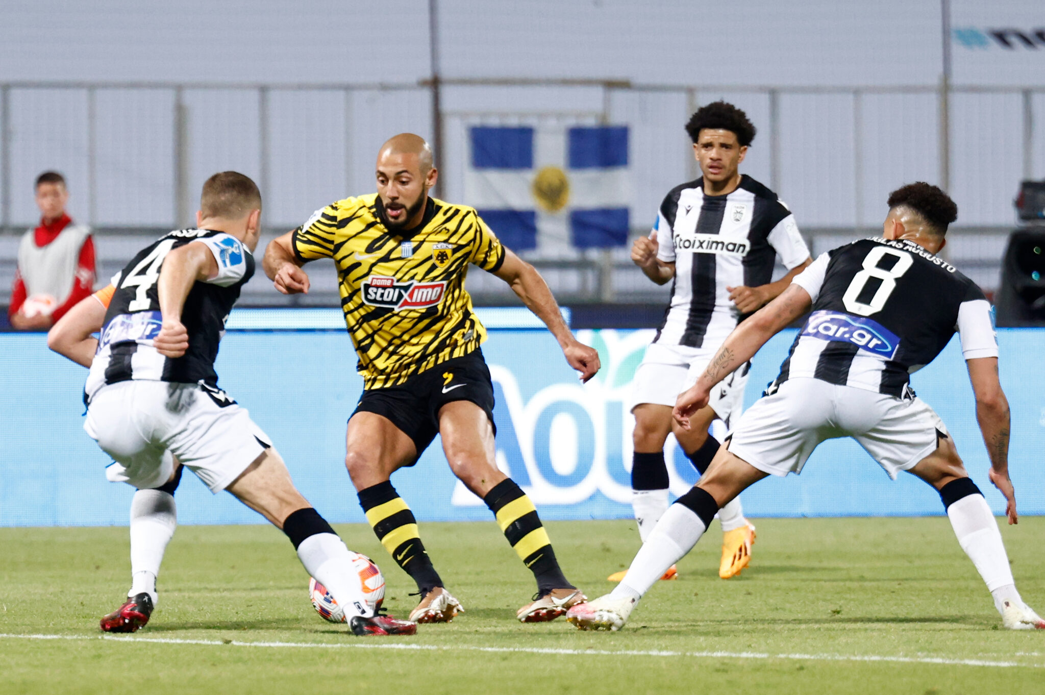 Πολύ κοντά σε παραμονή στην ΑΕΚ ο Άμραμπατ