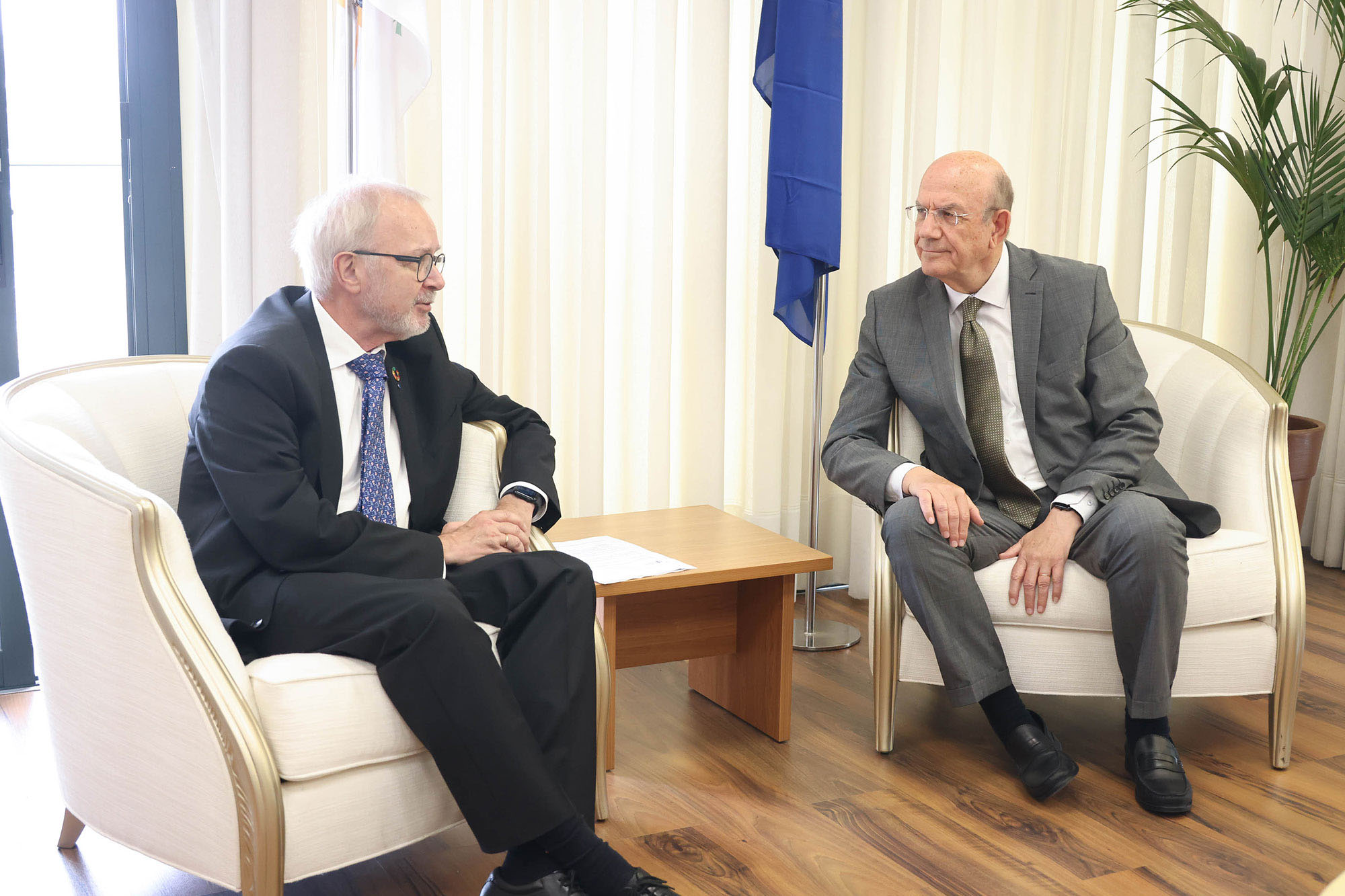 Χόγιερ: Η Κύπρος μεγαλύτερος δικαιούχος στήριξης της ΕΤΕπ ανά κάτοικο στην ΕΕ