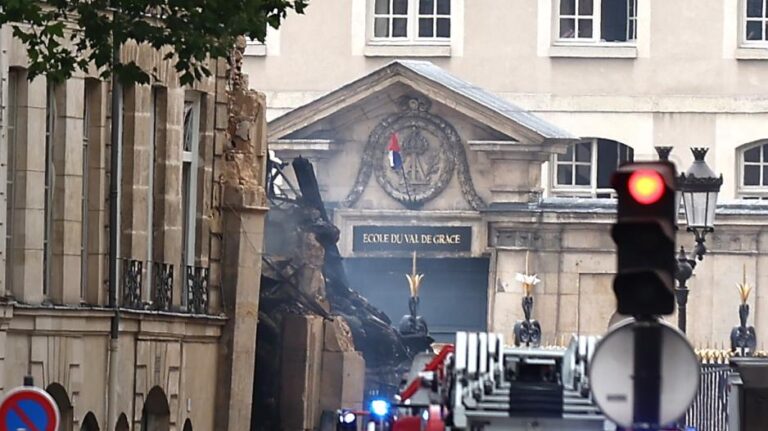 Παρίσι: Εντοπίστηκε πτώμα μια εβδομάδα μετά την έκρηξη στο κέντρο της πόλης