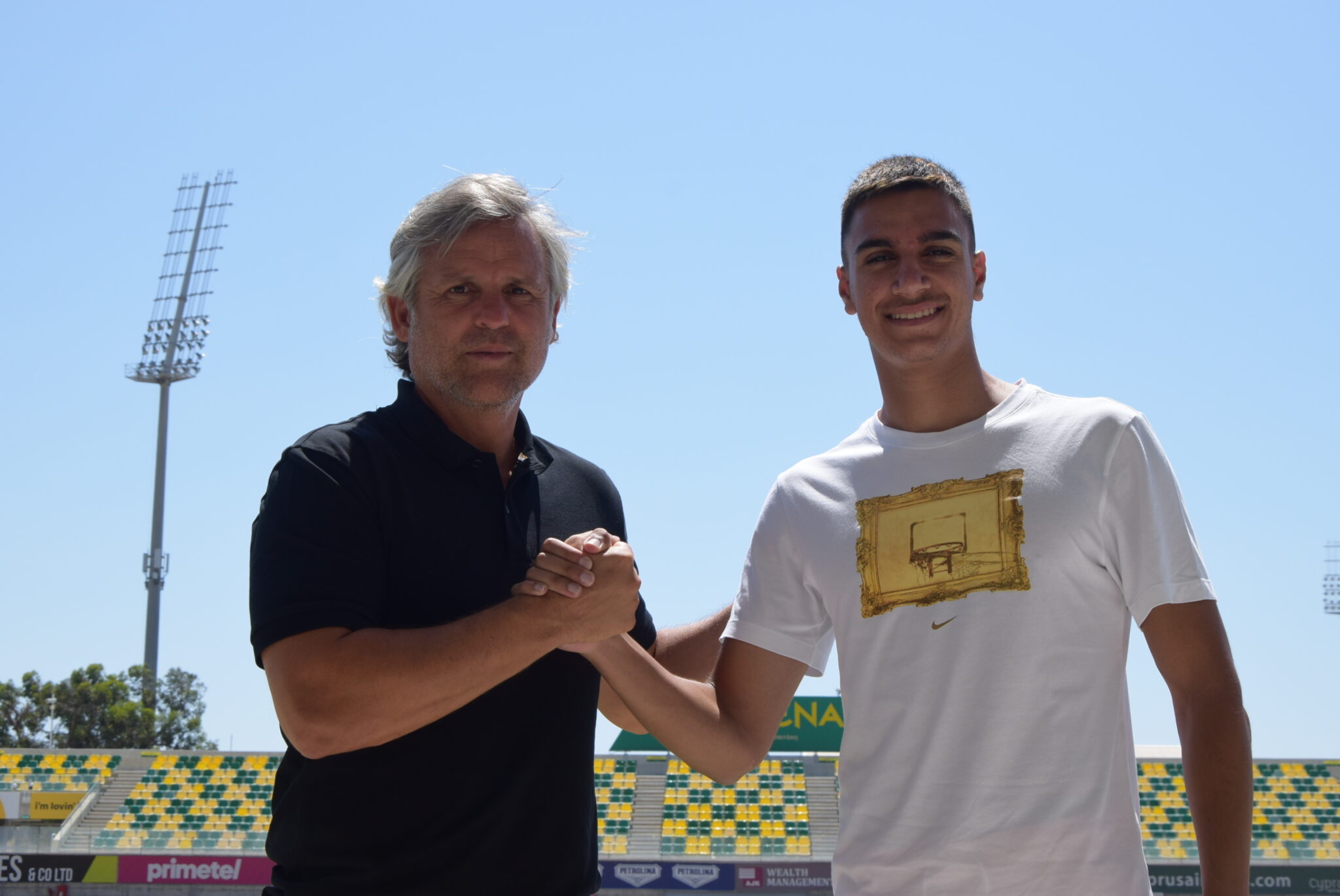 Έδωσε επαγγελματικό συμβόλαιο στον Τζιωρτζή η ΑΕΚ