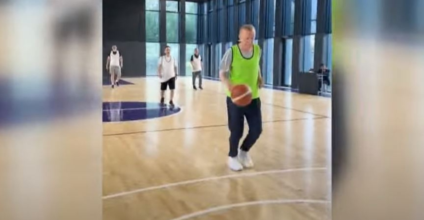 Τουρκία: Ο Ερντογάν παίζει μπάσκετ με βουλευτές του κόμματός του (BINTEO)