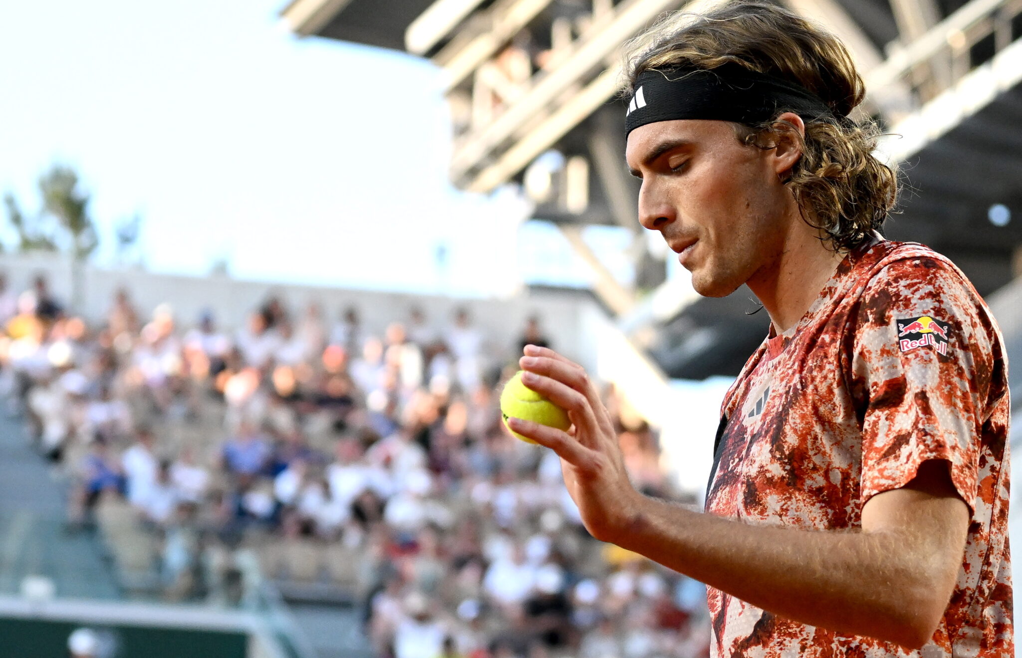 Τυφώνας Τσιτσιπάς πέρασε στους «8» του Roland Garros και τώρα… τα δύσκολα