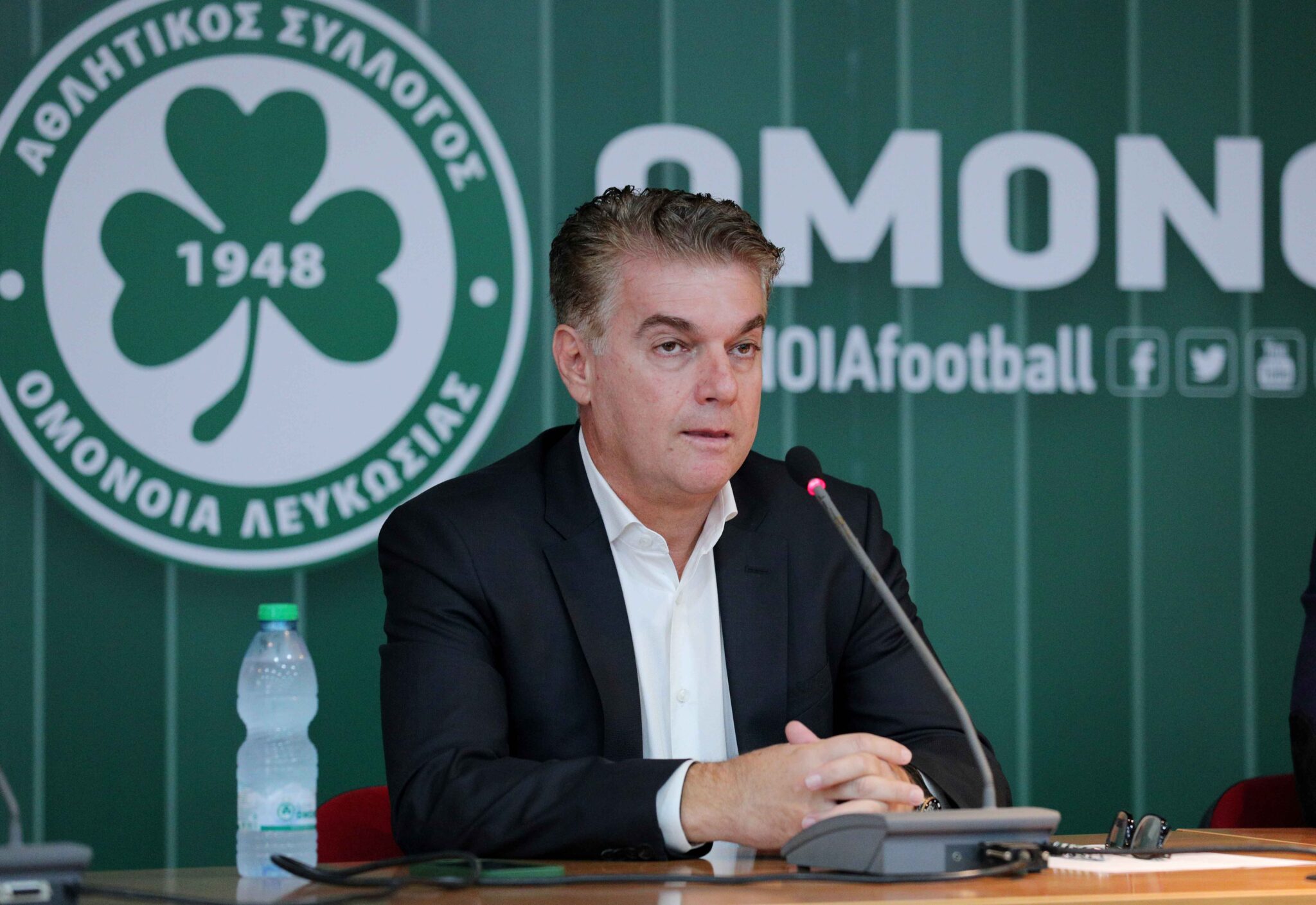 Εκεί τα «τσούγκρισαν» Παπασταύρου-Σωματείο