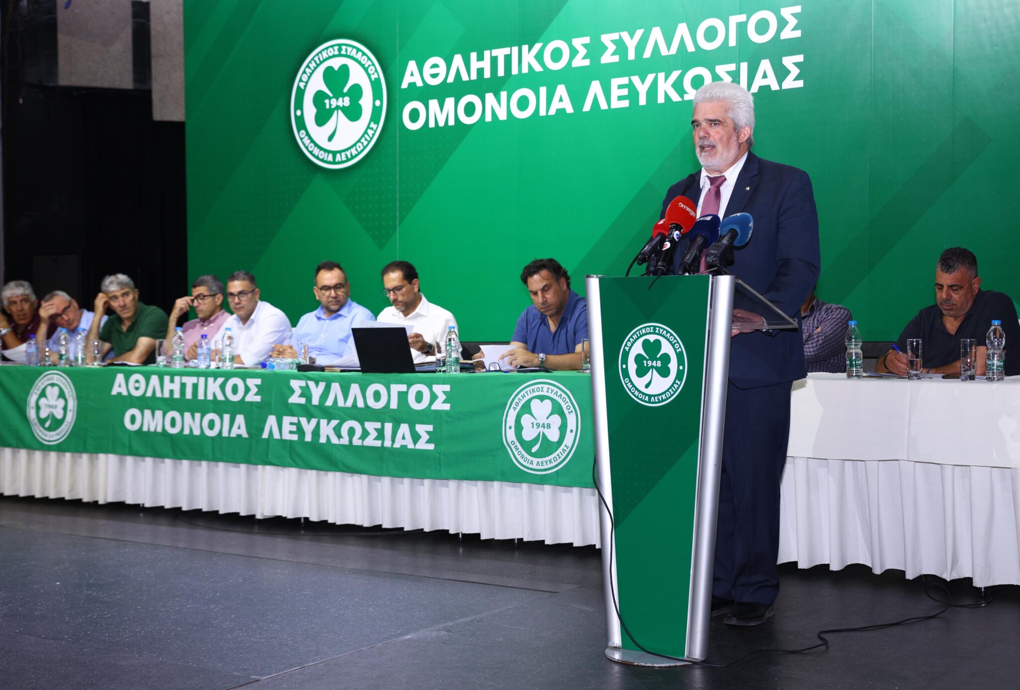 Τα… βρήκαν Σωματείο και Παπασταύρου