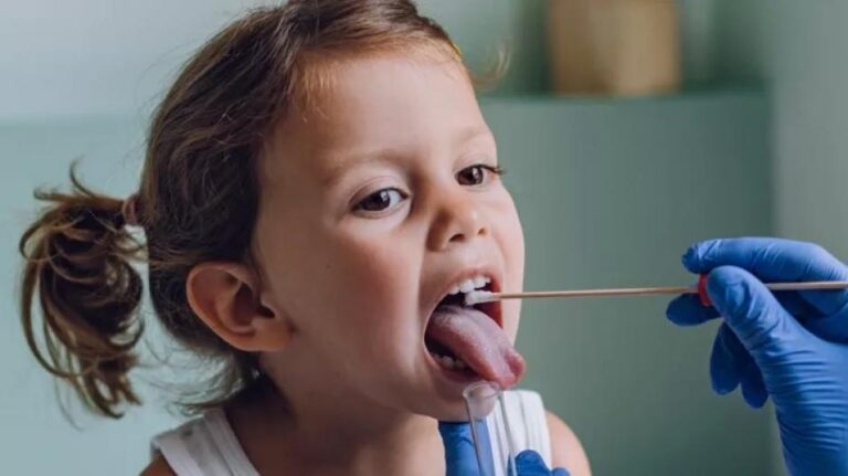 Σε ύφεση ο στρεπτόκοκκος στην Κύπρο, ποια συμπτώματα δεν πρέπει να αγνοούμε