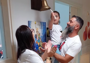 Κέρδισε τη μάχη και χτύπησε το καμπανάκι της ζωής η μικρή Μοδέστια (ΒΙΝΤΕΟ)