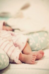 Το 4ο παιδί πολύτεκνης οικογένειας το 5 μηνών κοριτσάκι που εντοπίστηκε νεκρό