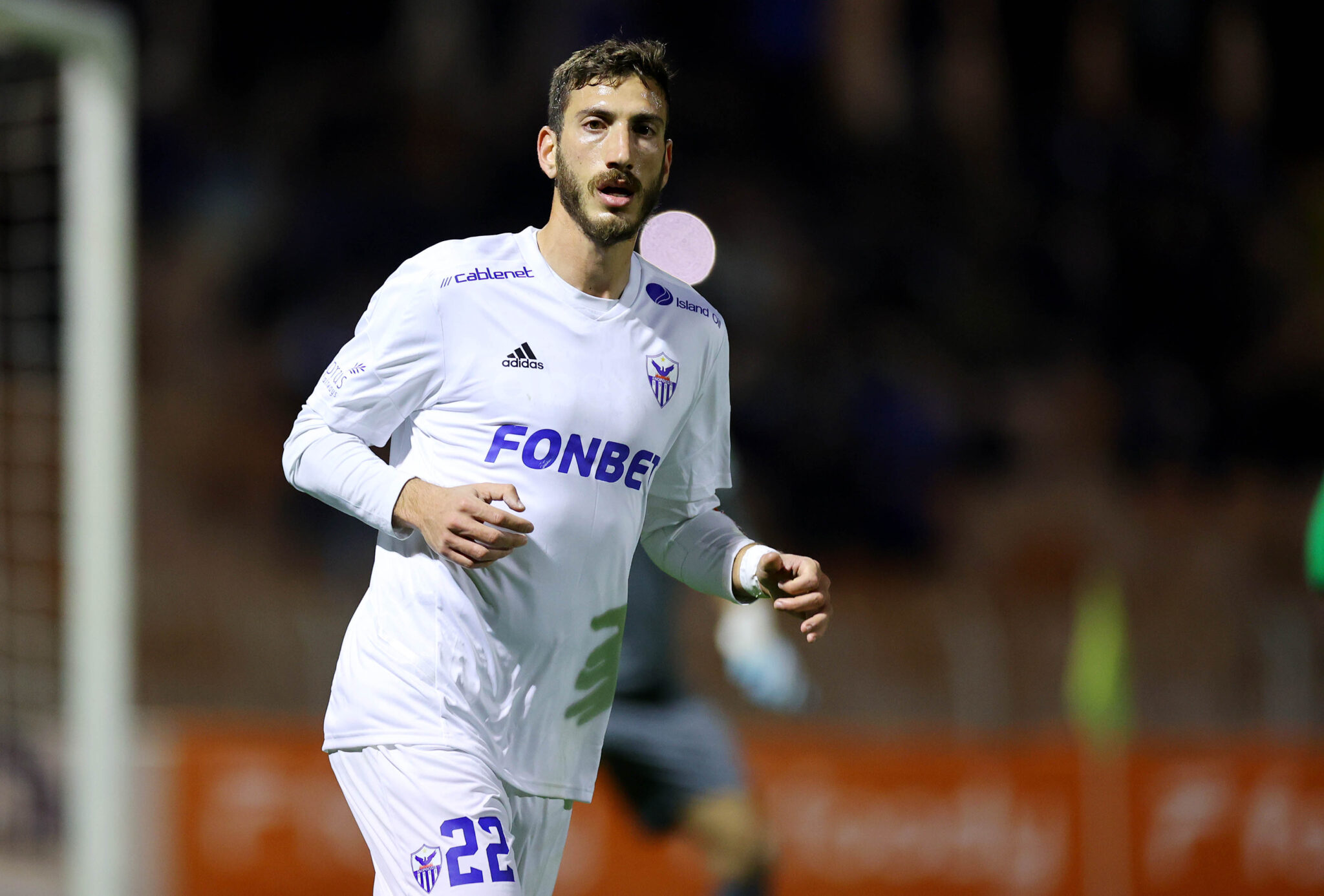 Στο πλάνο και δεξί μπακ για την Ανόρθωση