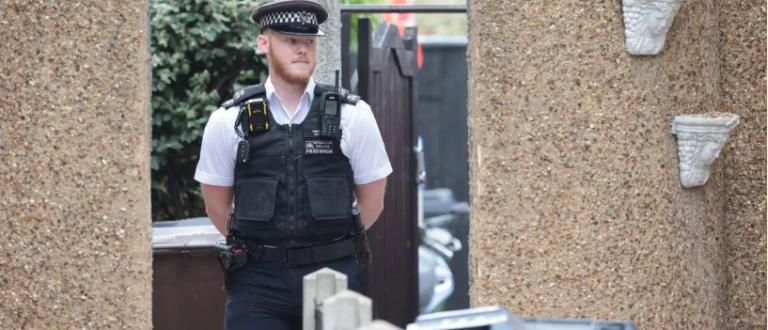 Φρίκη στο Λονδίνο με τετραμελή οικογένεια, βρέθηκαν όλοι νεκροί μέσα στο σπίτι