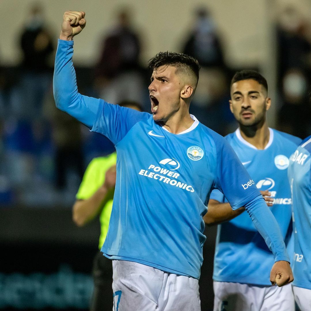 Καστέλ για την επίθεση της Ανόρθωσης