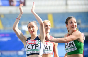 Η σημαία της Κύπρου κυματίζει περήφανα…