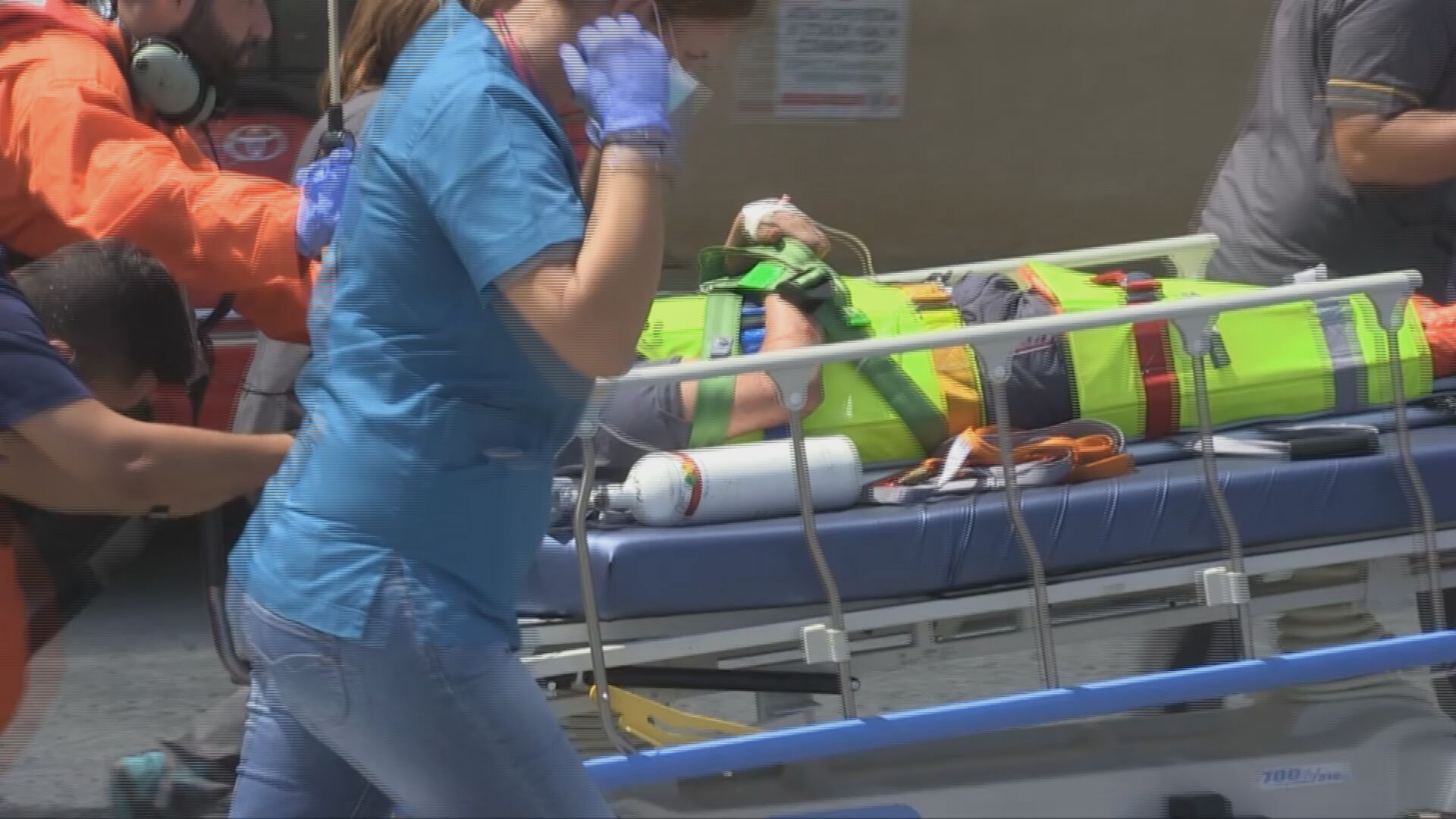 ΒΙΝΤΕΟ: Έτσι διασώθηκε ο τουρίστας που έπεσε σε γκρεμό βάθους 50 μέτρων