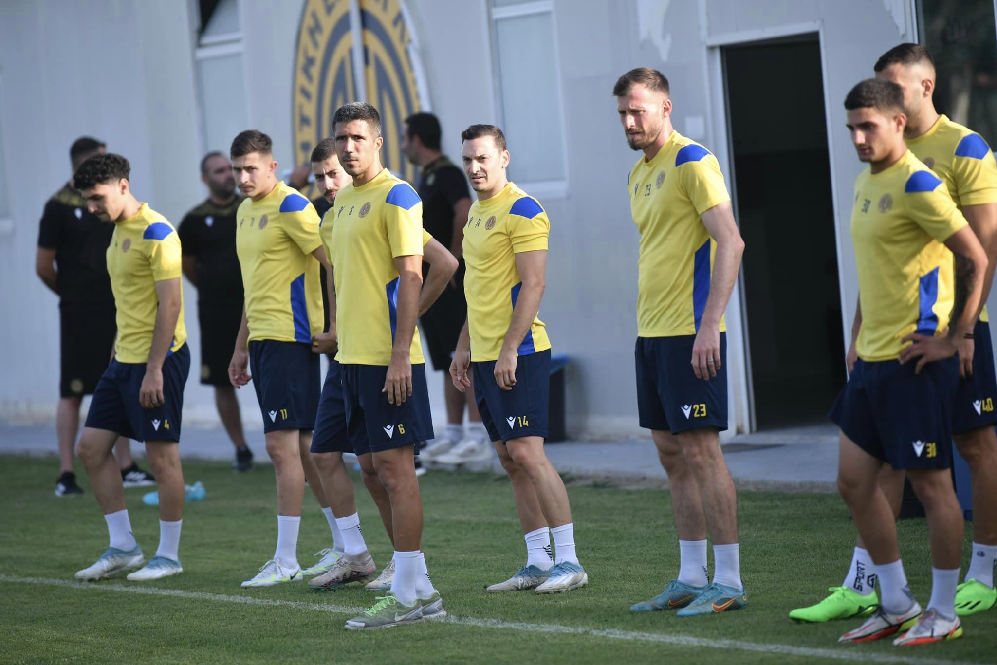 Συνεχίζει από το Πελένδρι η ΑΕΛ, 29 παίκτες στην αποστολή