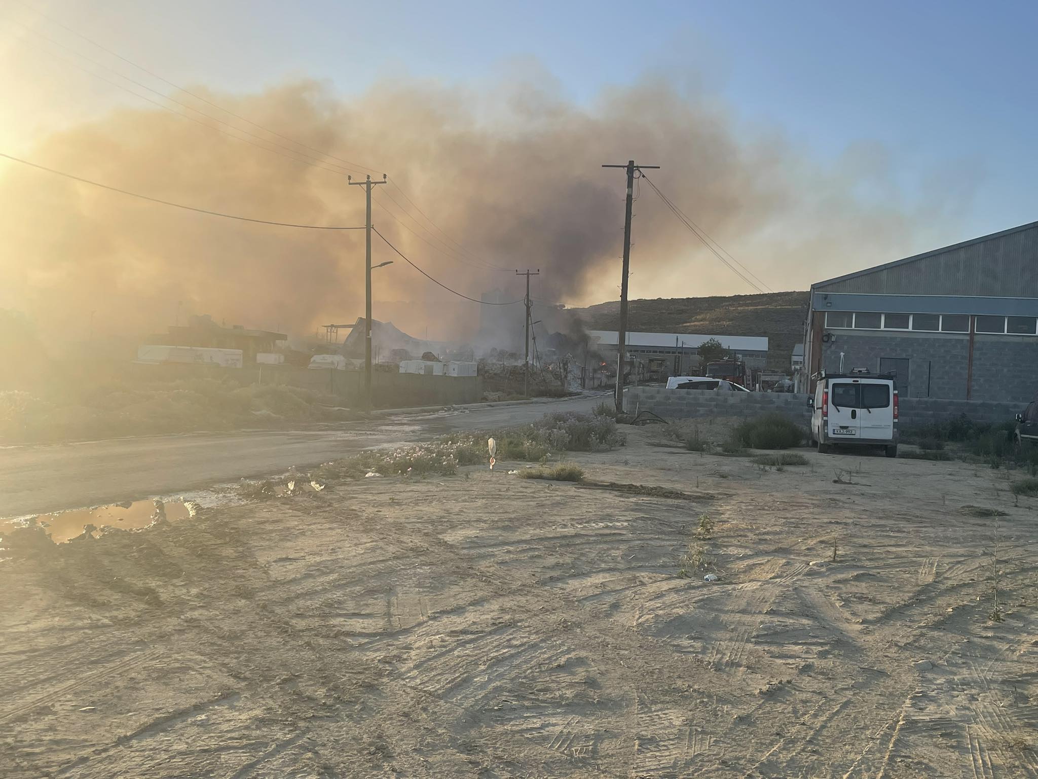 Επεκτάθηκε ταχύτατα η πυρκαγιά στο Γέρι, θα πάρει χρόνο η πλήρης κατάσβεση