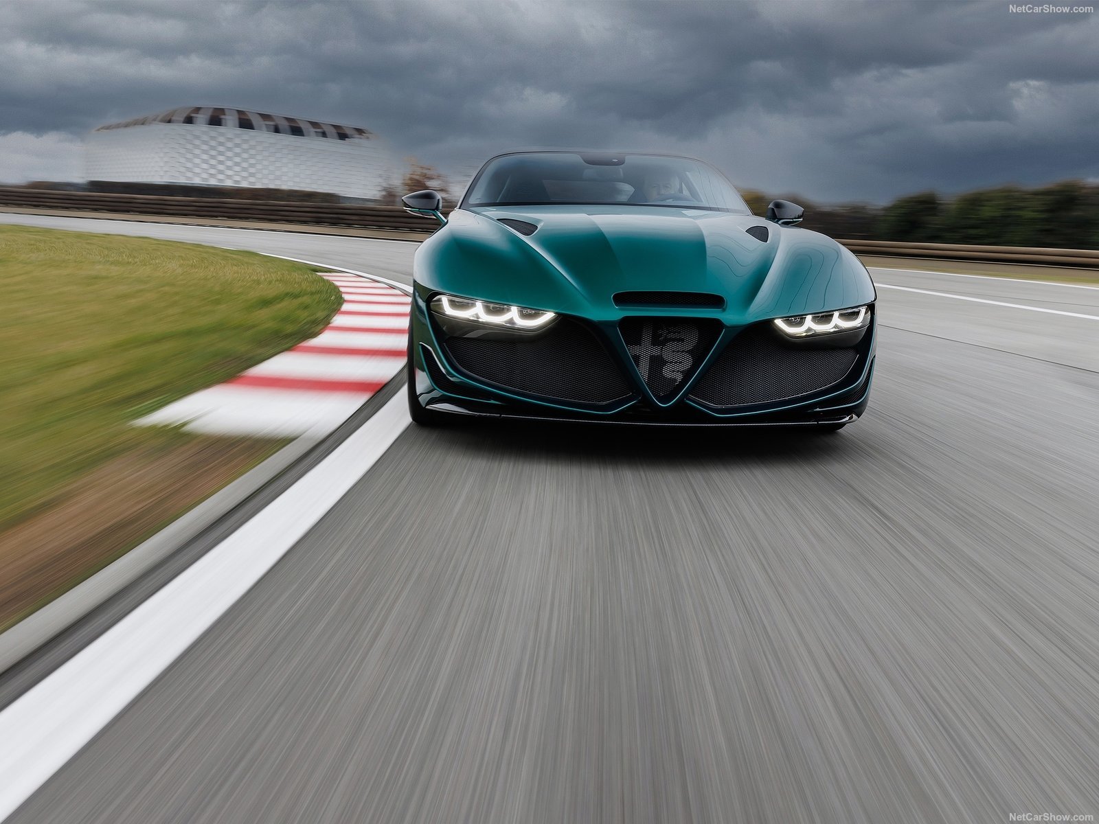 Έρχεται supercar από την Alfa Romeo με 600+ ίππους