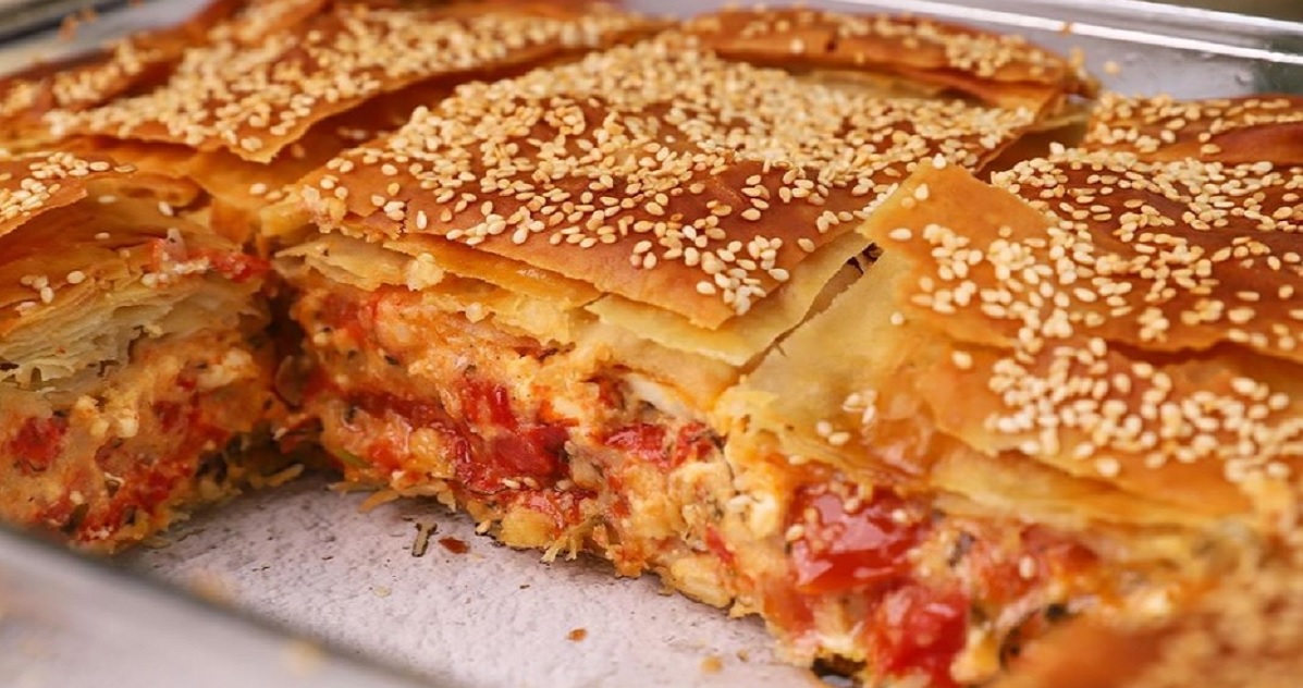 Bρήκαμε πανεύκολη συνταγή για… Ντοματόπιτα που θα τρελάνει τον ουρανίσκο σου