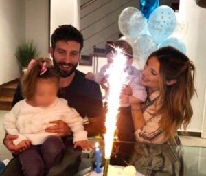 Aριστοτέλους: Η τρυφερή εξόρμηση στην παραλία με τον Efrem Junior (ΦΩΤΟ)