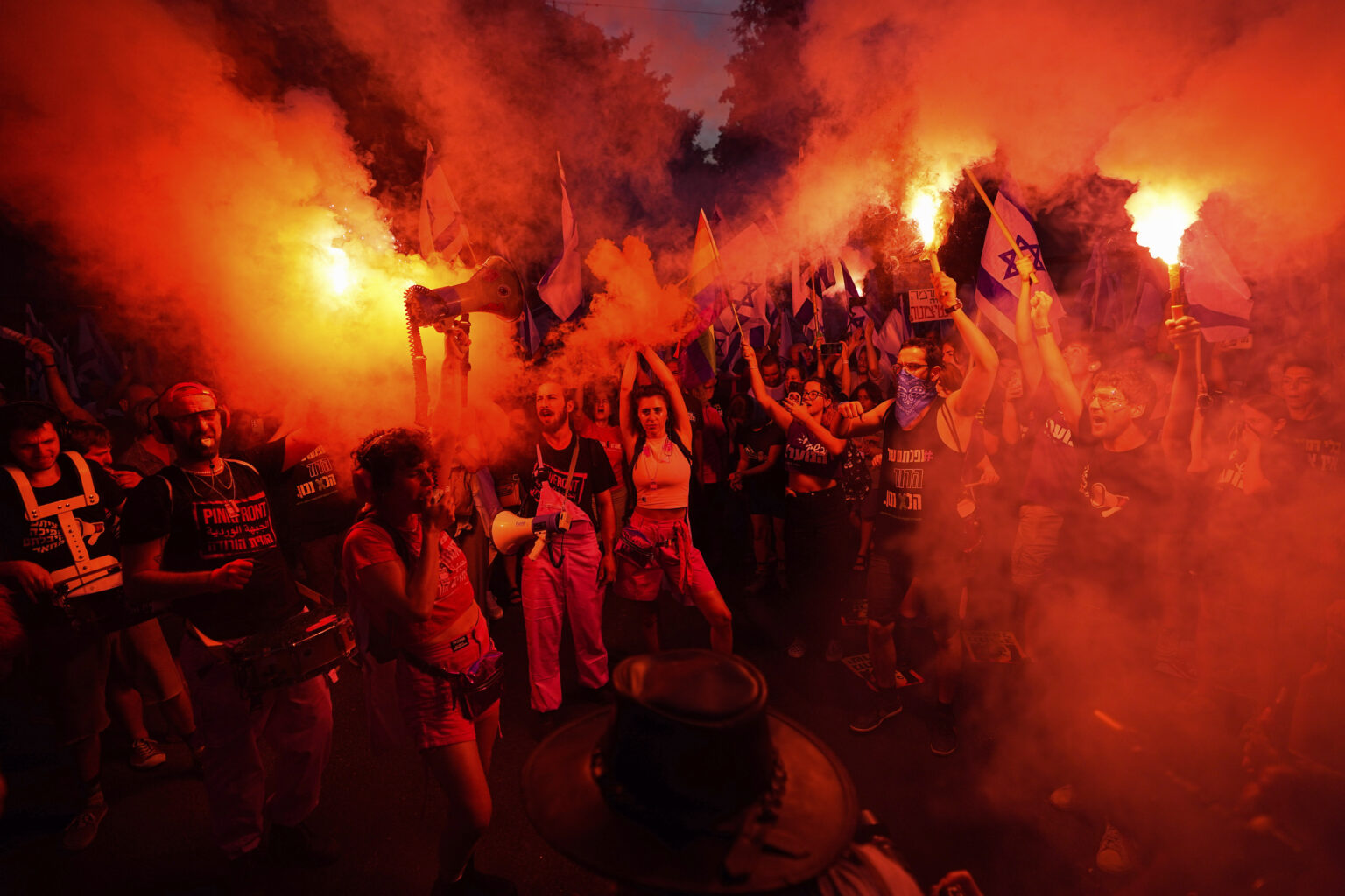 «Bibi Ciao» τραγούδησαν χιλιάδες διαδηλωτές στο Ισραήλ (ΒΙΝΤΕΟ)