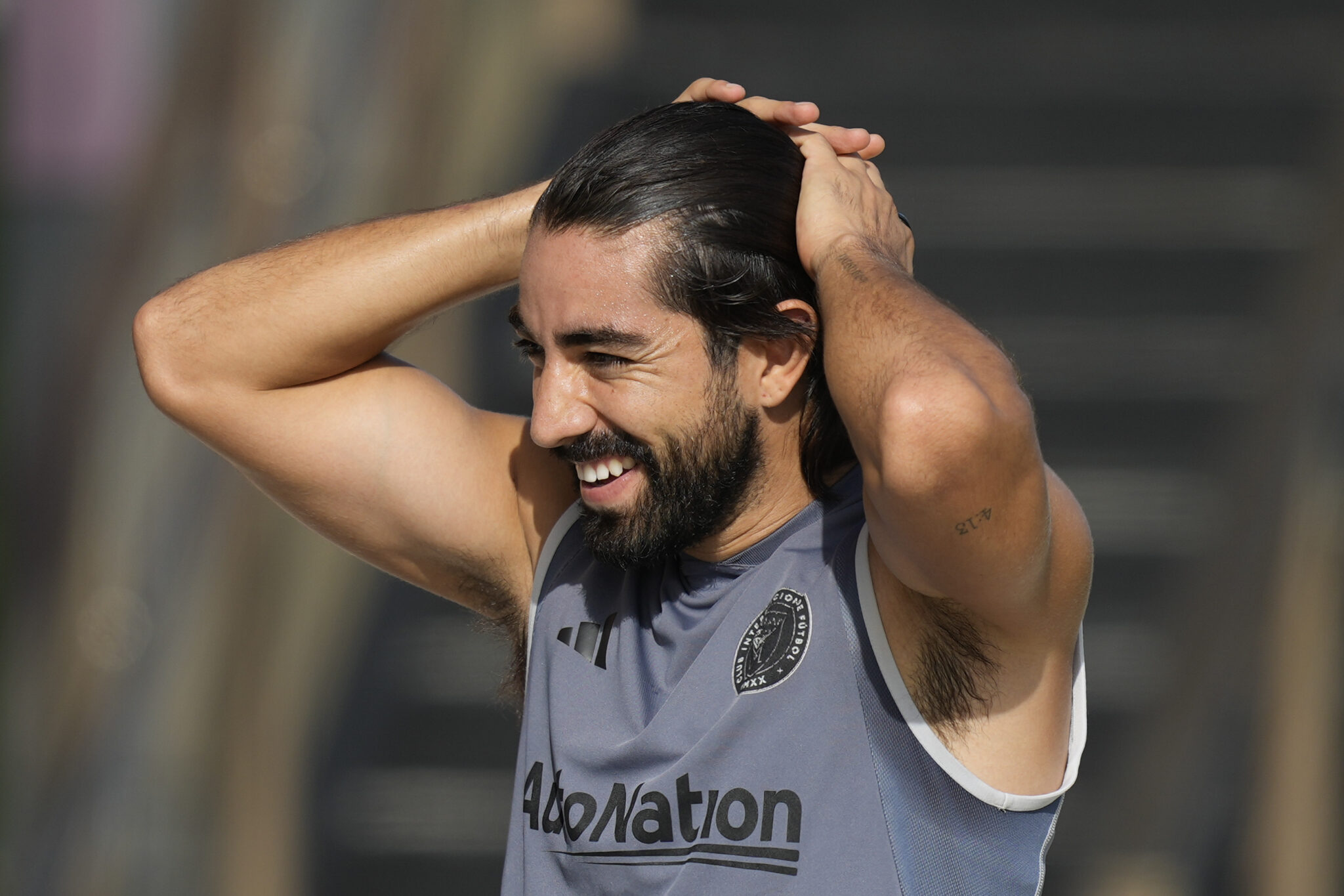 Μια ανάσα από Πισάρο και στόπερ η ΑΕΚ