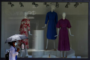 Σε συζητήσεις για το ωράριο λειτουργίας των καταστημάτων το Παναγιώτου