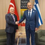 Συναντήθηκε με τον Τούρκο ομόλογό του στο Βίλνιους ο Δένδιας