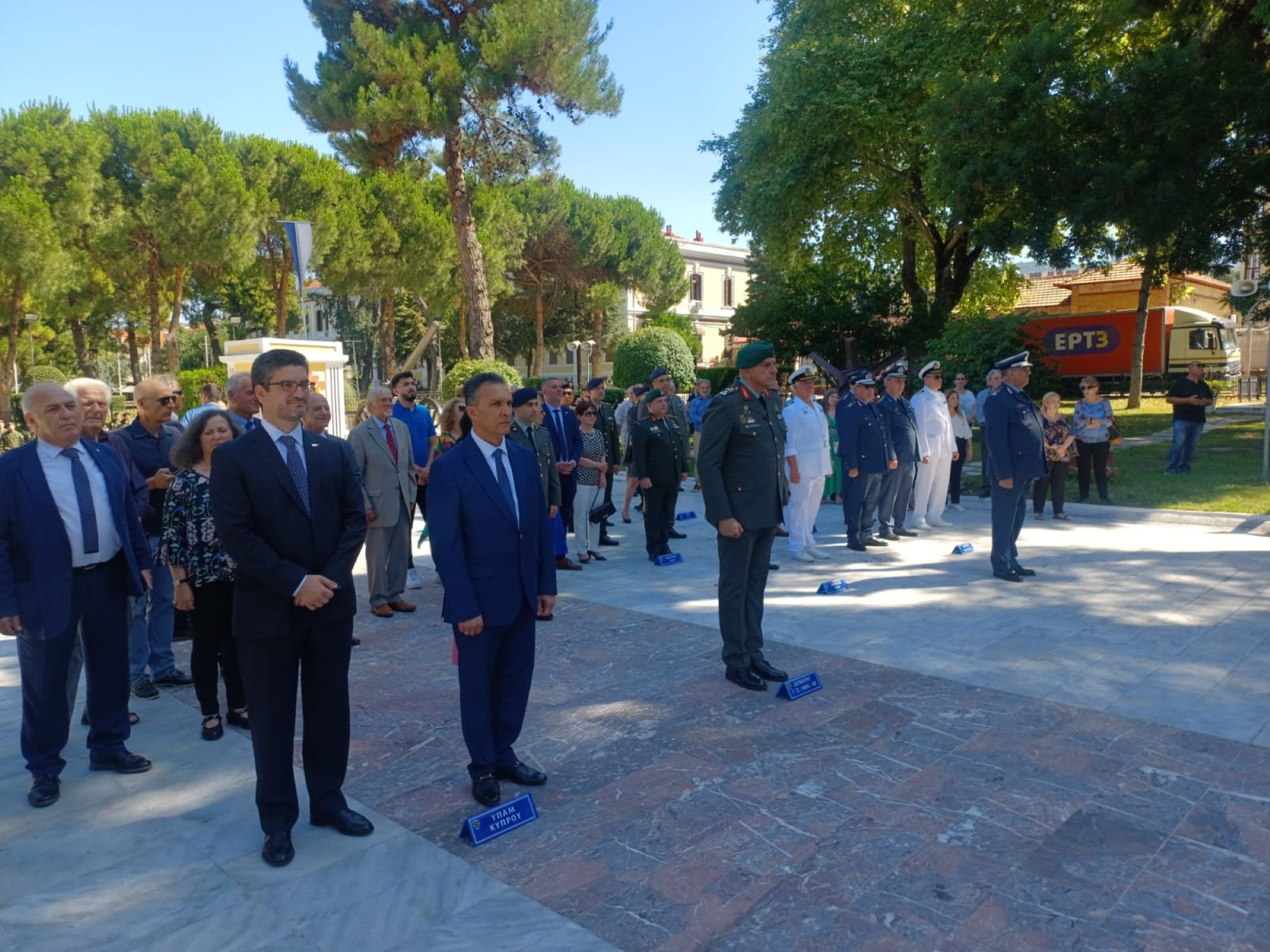 ΥΠΑΜ από Ελλάδα: Να συστρατευθούμε στην προσπάθεια άρσης των αδιεξόδων