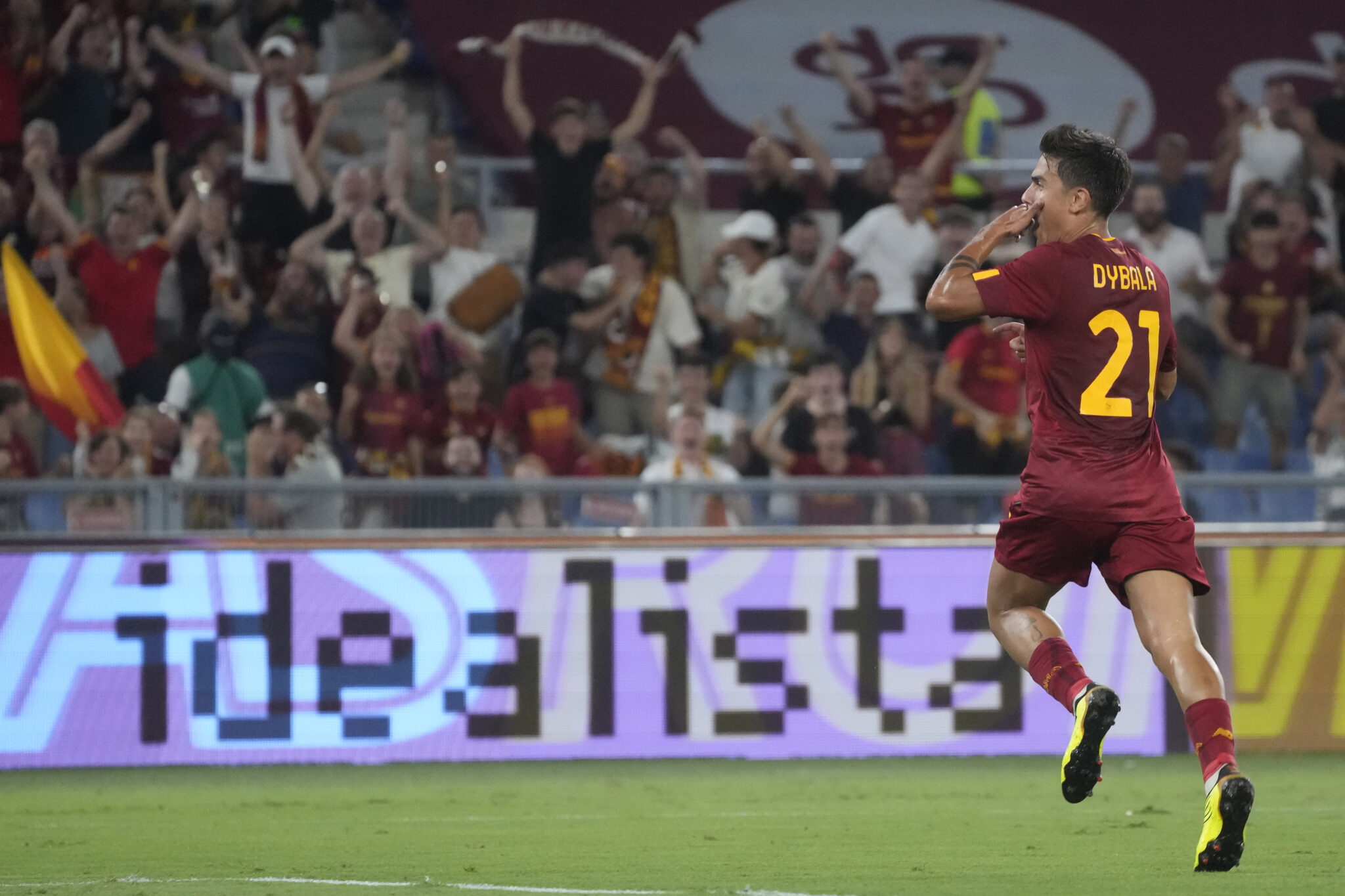 Στη μεταγραφική λίστα της Τσέλσι ο Ντιμπάλα