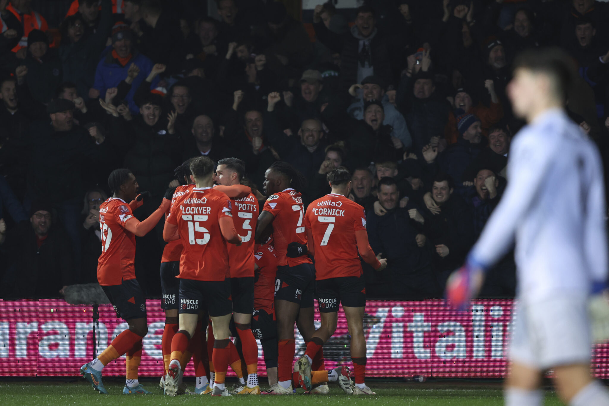 Αναβολή στο πρώτο εντός έδρας ματς της Λούτον στην Premier League