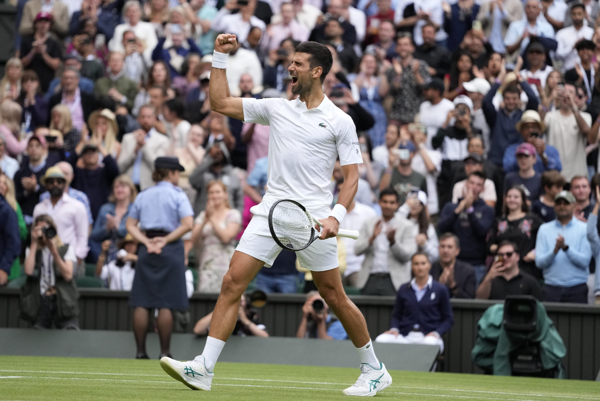 Xωρίς… φρένα στο Wimbledon ο Τζόκοβιτς
