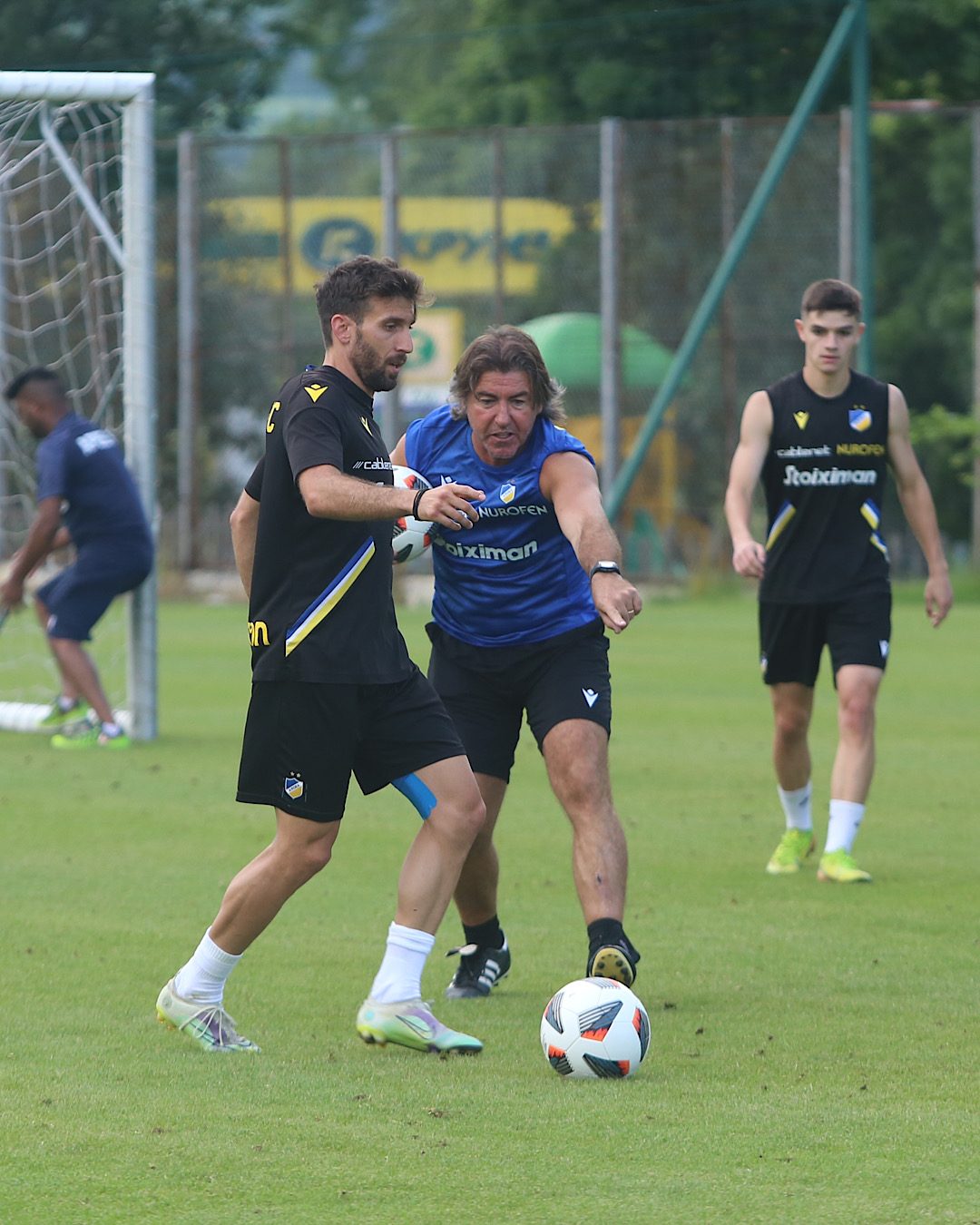 Το γεμάτο ρόστερ του ΑΠΟΕΛ και η ενίσχυση