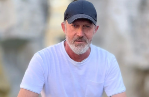 Σοφοκλής Κασκαούνιας: Οικογενειακή απόδραση στο εξωτερικό για τον ηθοποιό