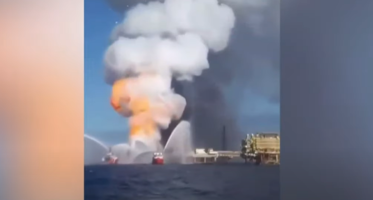 Περιβαλλοντική «βόμβα» στα νερά του Μεξικού μετά από τεράστια διαρροή πετρελαίου